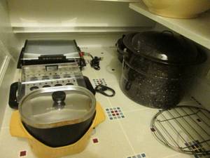 lot 601 image: Lot of small kitchen appliances, ro...
