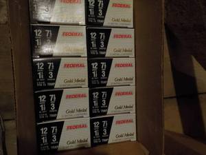 lot 250 image: Case of 10 Federal Gold Metal 12 Ga...
