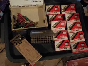 lot 281 image: Federal Super Slugs and Cartridges-...