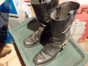 lot 300 image: Work Boots size 11...