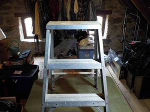 lot 319 image: 3 Step Metal Ladder...