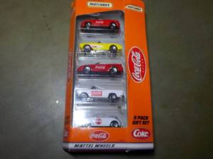 lot 323 image: Matchbox Coca Cola Gift Set Cars- V...