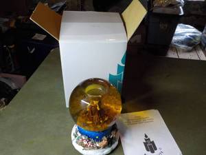 lot 329 image: Holiday Snow Globe -2001...