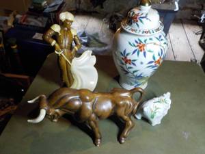 lot 347 image: Household Dcor - Vintage...