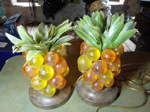 lot 355 image: Organ Lights- Vintage...