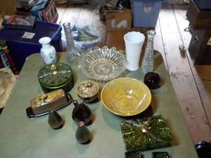 lot 365 image: Misc Glassware Lot- some Redwing pi...