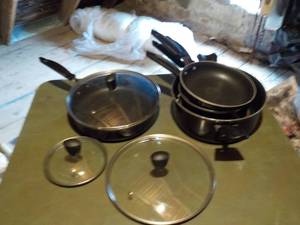 lot 372 image: Cookware  in a covered tote...