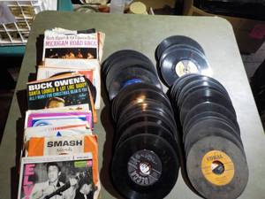 lot 378 image: Lot of 45s...