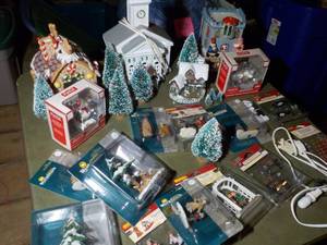lot 413 image: Coca Cola,  Christmas Houses, Acces...
