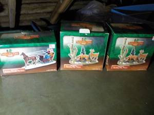 lot 422 image: Coventry Cold Christmas Displays in...