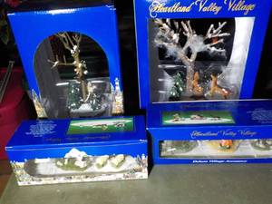 lot 424 image: Heartland Valley Village Displays i...
