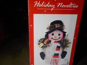 lot 435 image: Holiday Novelties...
