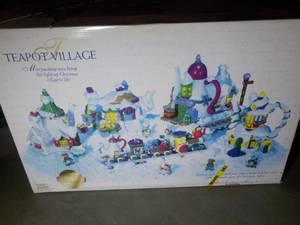lot 439 image: TeaPot Village...