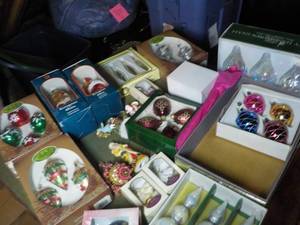 lot 453 image: Christmas Ornaments in a tote...