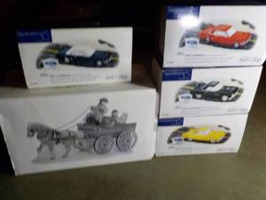 lot 478 image: Snowvillage BuckBoard and Dept 56 C...