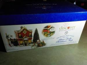 lot 485 image: Dept 56 Silver Bells Christmas Shop...