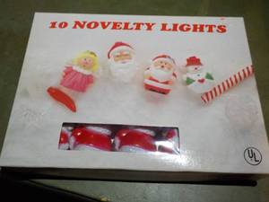 lot 492 image: Tub Full of Christmas Lights and Ac...