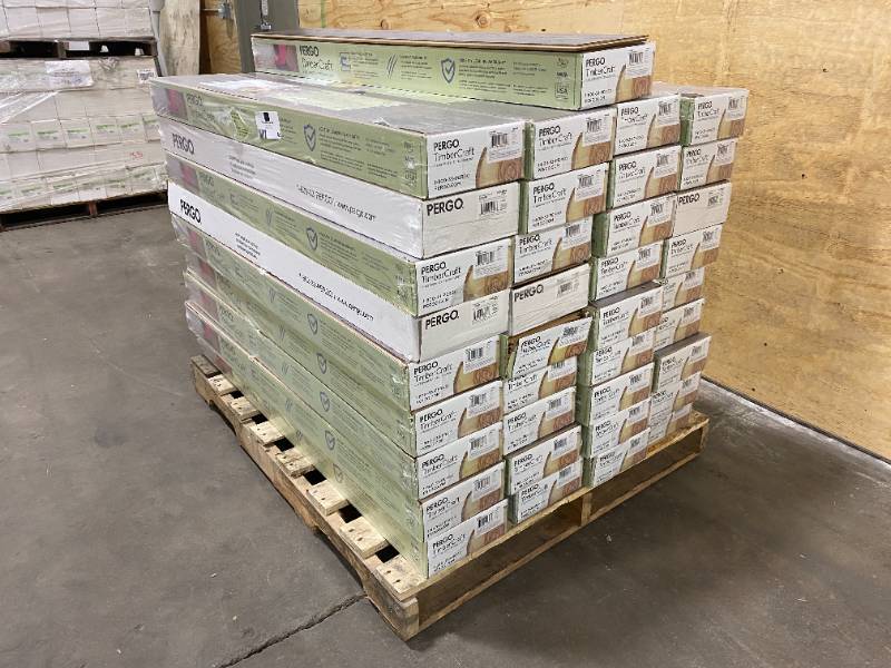 Pergo TimberCraft + WetProtect Waterproof Brookdale Hickory 7.48-in W x 47.24-in L Handscraped Wood Plank Laminate Flooring Pergo TimberCraft + WetProtect Waterproof Brookdale Hickory 7.48-in W x 47.24-in L Handscraped Wood Plank Laminate Flooring