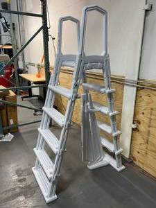 lot 35 image: Plastic Stairs for Swimming Pool