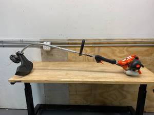 lot 50 image: ECHO 21.2 cc Gas 2-Stroke Cycle Curved Shaft Trimmer