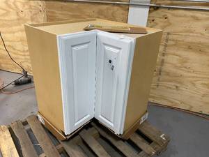 lot 57 image: HAMPTON BAY Hampton Assembled 28.5x34.5x16.5 in. Lazy Susan Corner Base Kitchen Cabinet in Satin White