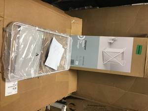 Folding X-Frame Hamper&nbsp in good condition