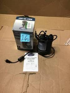 lot 16 image: 14 HP Submersible Thermoplastic Utility Pump by Superior Pump  in good condition