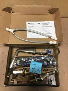 lot 72 image: Delta Vesna 35789LF-SP Bathroom Faucet  in good condition