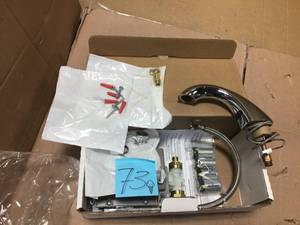 lot 73 image: Delta 590LF-LGHGMHDF Commercial Single Hole Electronic Lavatory Faucet, Chrome  in good condition