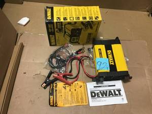 lot 92 image: DEWALT 1000-Watt Power Inverter  in good condition