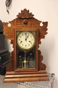 lot 18 image: New Haven Kitchen Clock