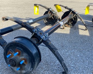 lot 43 image: Trailer Axle