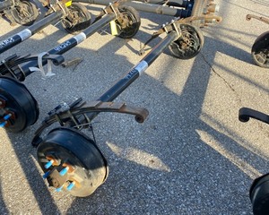 lot 48 image: Trailer Axle