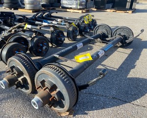 lot 41 image: Trailer Axles, pair