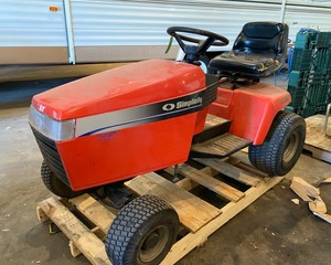 lot 7 image: Simplicity Riding Mower & Deck