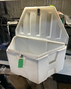 lot 139 image: White Poly Storage Box with Hinged Lid Toolbox