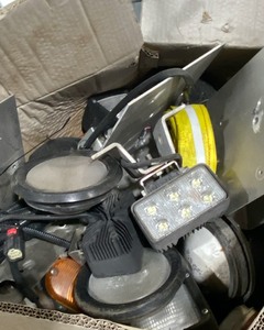 lot 104 image: Box of Vehicle Lights