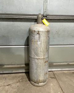 lot 105 image: LP Cylinder