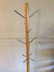 lot 2 image: Wooden Collapsable Coat Rack