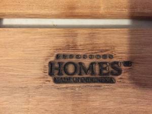 lot 13 image: Large Lot of Homes Wooden Platforms