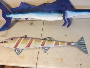 lot 16 image: Wooden Hand Painted Fish Lot
