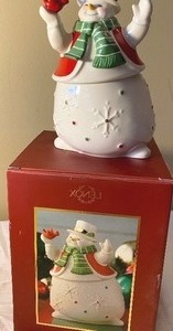 lot 103 image: Merry Musicals Snowman Music Box by Lenox