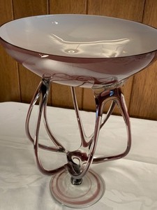 lot 67 image: Decorative Glass Pedestal Bowl from Poland
