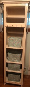 lot 186 image: Narrow Book Shelf with 4 Floral Baskets