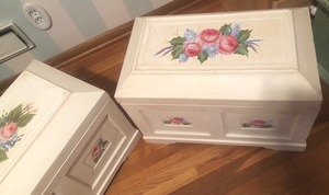 lot 183 image: Antiqued White Washed Hand Painted - Pair of Small Wooden Trunks
