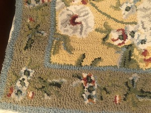 lot 171 image: Small Accent Rug