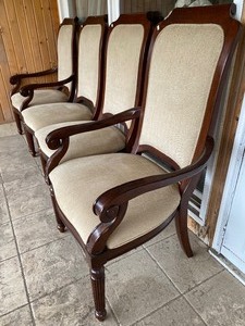lot 100 image: Four Dining Chairs (new)