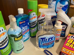 lot 40 image: Household Cleaner Lot