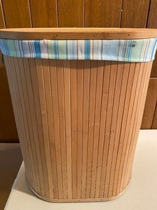 lot 41 image: Decorative Wood Design Hamper