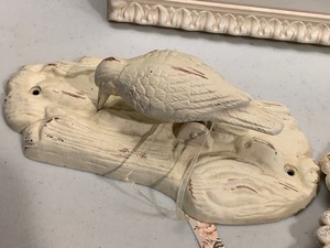 lot 59 image: French Country Style Decor
